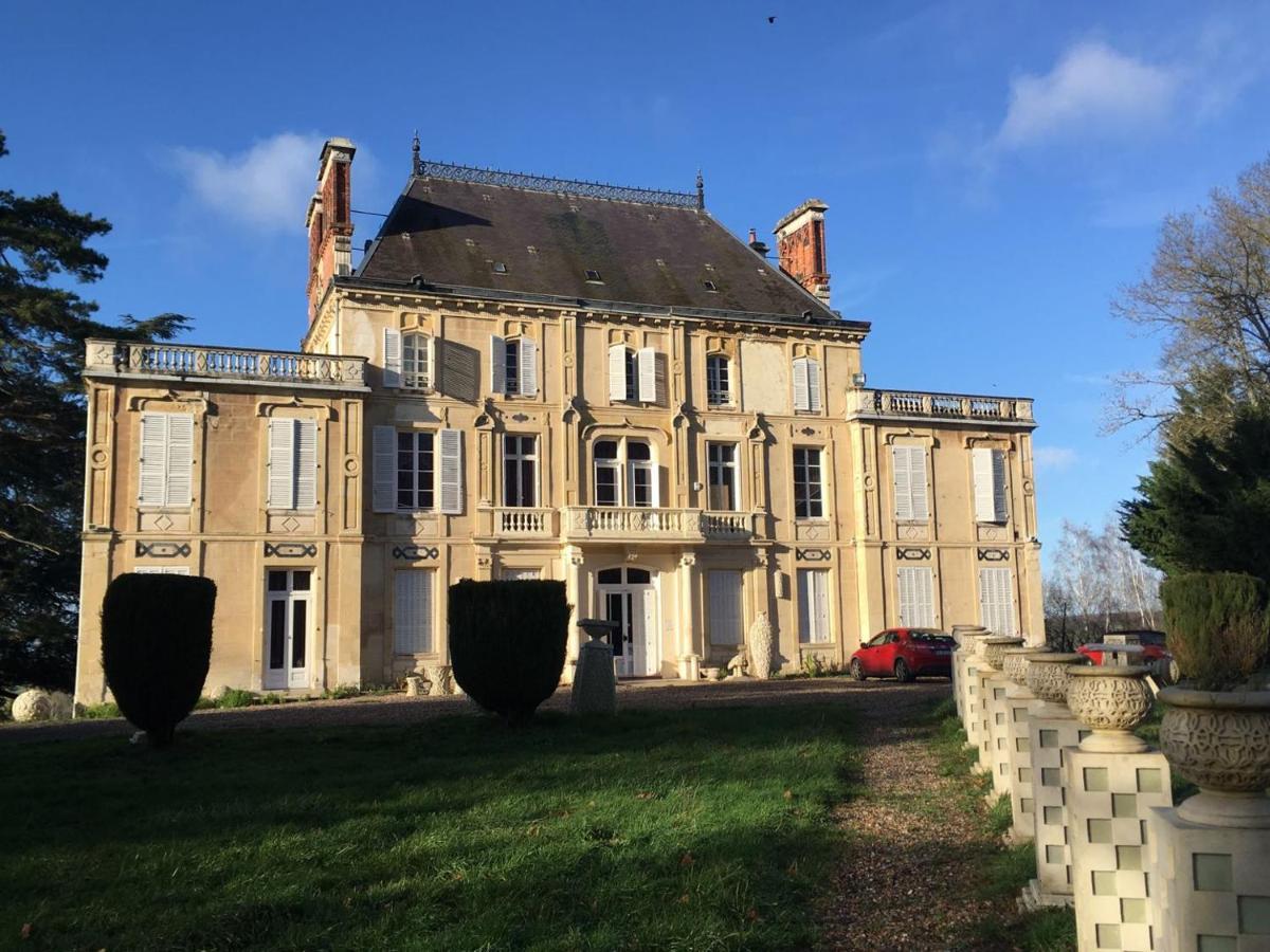 Chateau Nevers Acomodação com café da manhã Varennes-Vauzelles Exterior foto