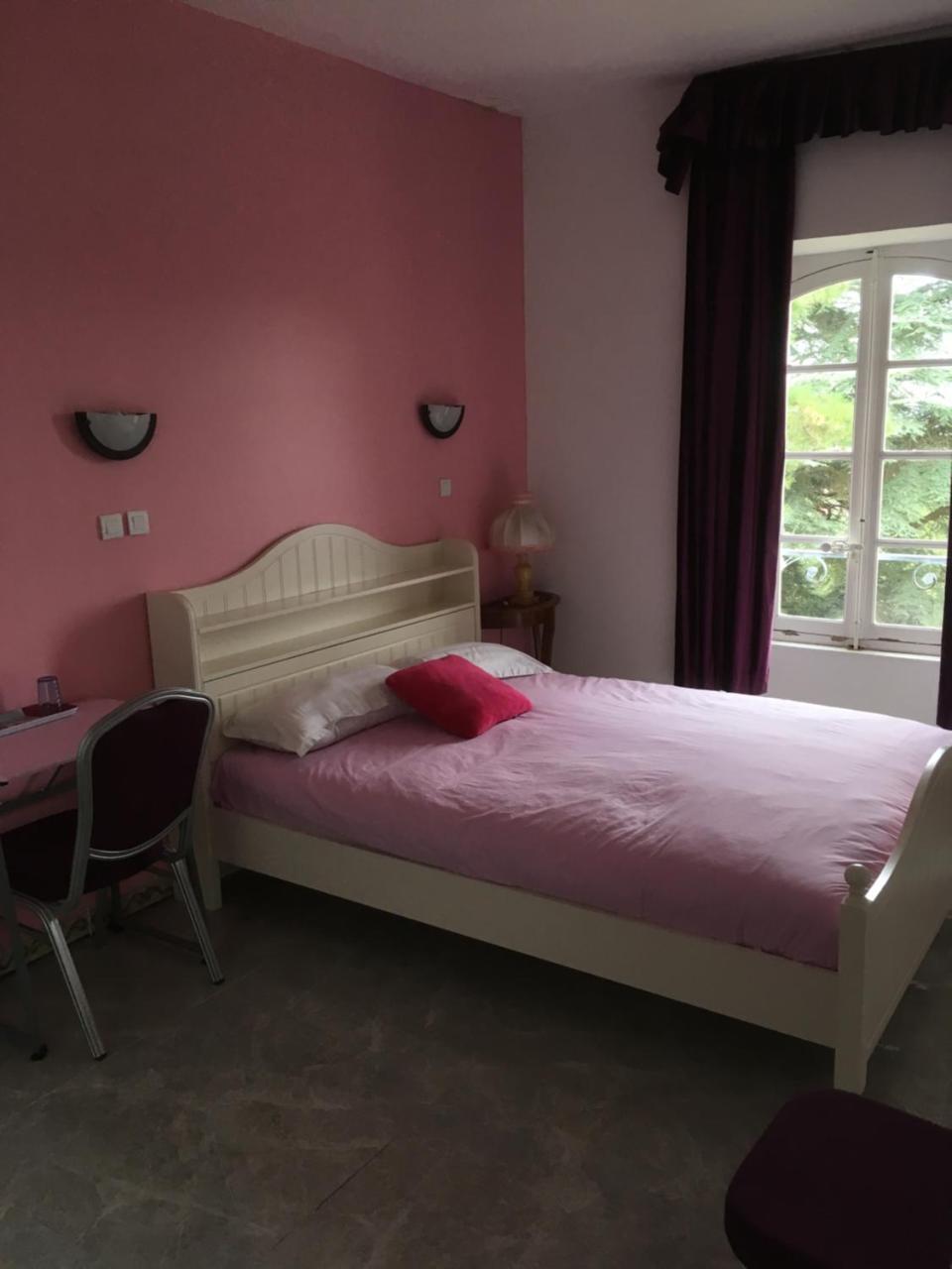 Chateau Nevers Acomodação com café da manhã Varennes-Vauzelles Quarto foto